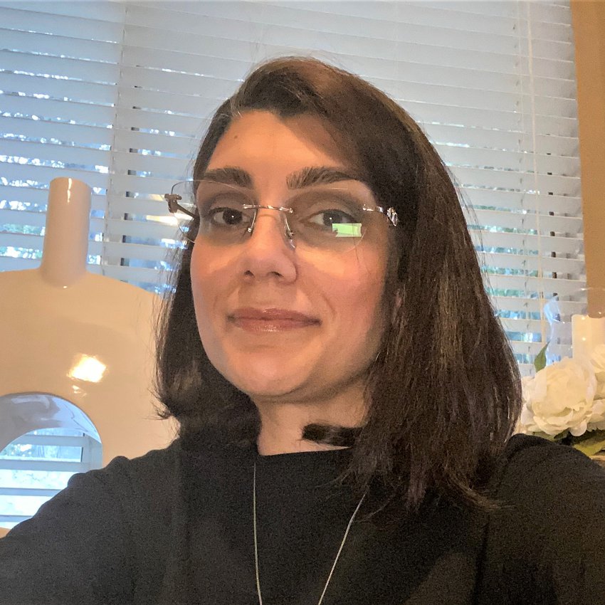 Psychic Mia
